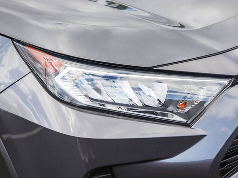 Certified 2020 Toyota RAV4 XLE w/ Carpet Mat Package FWD image 12
