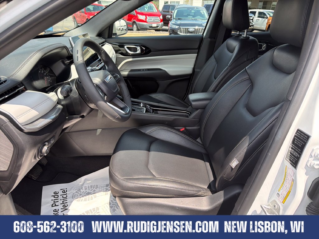 Used 2025 Jeep Compass Limited AWD/4WD image 9