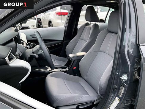 Used 2024 Toyota Corolla SE w/ SE Premium Package image 8