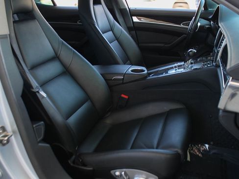 Used 2016 Porsche Panamera image 22