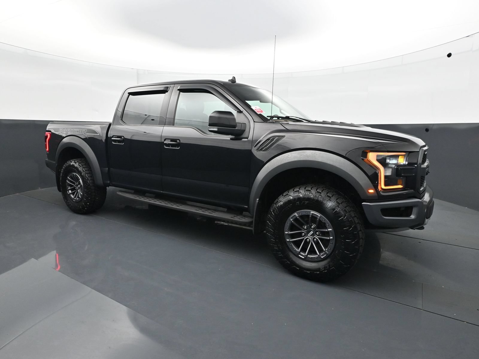 Used 2020 Ford F150 Raptor w/ Equipment Group 802A Luxury AWD/4WD image 9