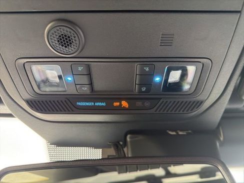 Used 2025 Ford Bronco Badlands image 40