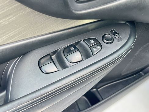 Used 2017 Nissan Murano SV image 20