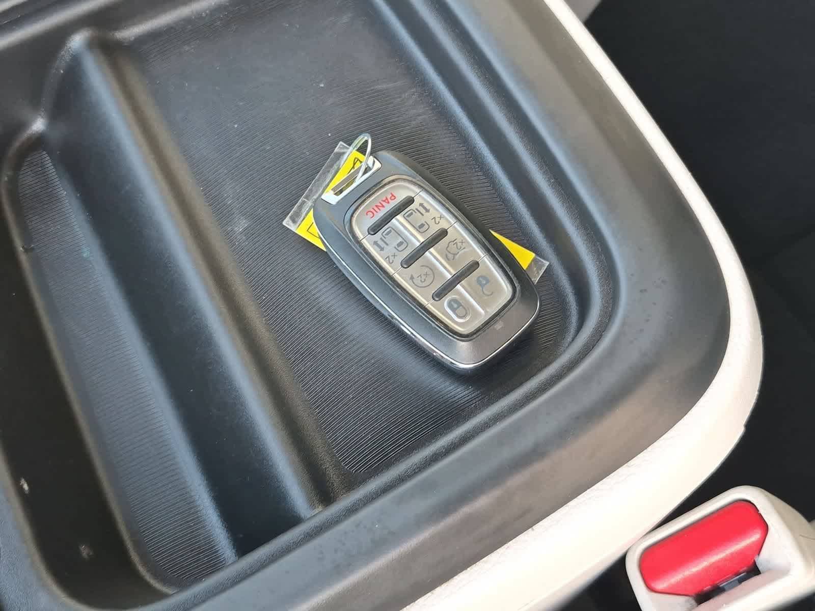 Used 2020 Chrysler Pacifica Touring-L w/ Advanced Safetytec Group FWD image 35