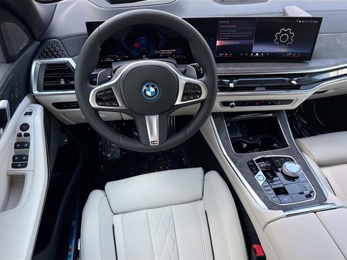 New 2026 BMW X5 xDrive50e w/ Executive Package AWD/4WD image 17