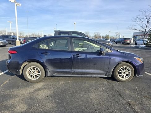 Used 2021 Toyota Corolla LE image 8