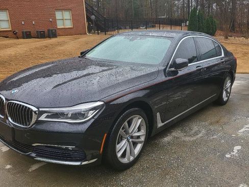 Used 2017 BMW 750i xDrive image 1