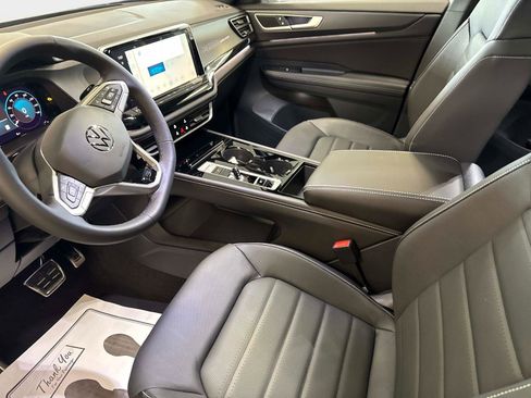 New 2026 Volkswagen Atlas Cross Sport SEL R-Line image 21