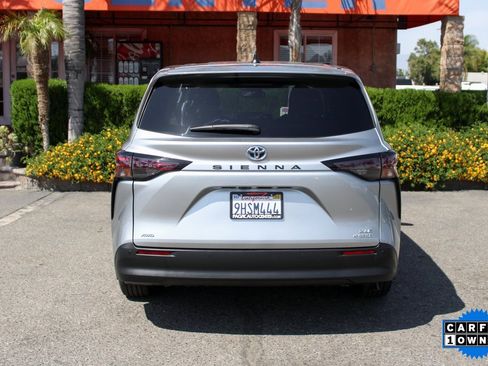 Used 2023 Toyota Sienna XLE image 8