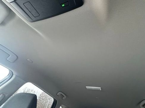 Used 2022 Nissan Rogue SV image 43