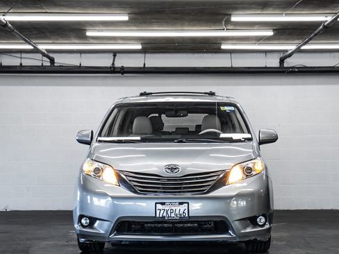 Used 2014 Toyota Sienna XLE w/ XLE Premium Package image 8
