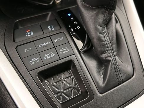 Certified 2025 Toyota RAV4 XLE image 17