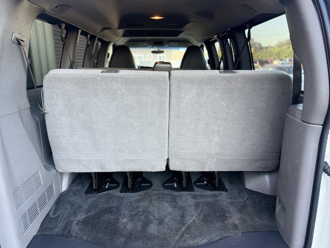 Used 2010 Chevrolet Express 3500 LT w/ LT Preferred Equipment Group RWD image 18