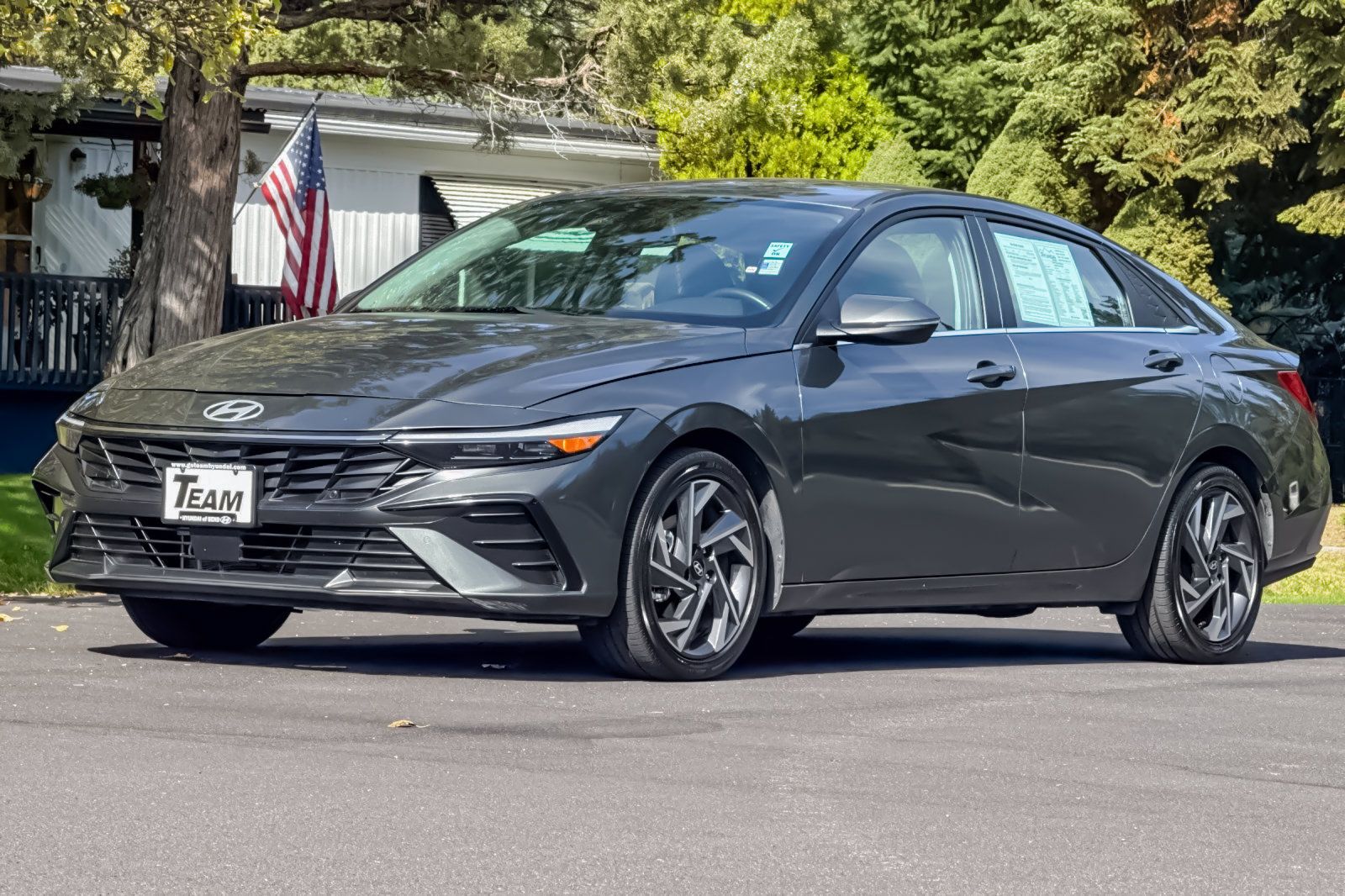 Used 2024 Hyundai Elantra Limited FWD image 9