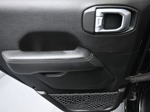 Used 2020 Jeep Wrangler Unlimited Sahara AWD/4WD image 28