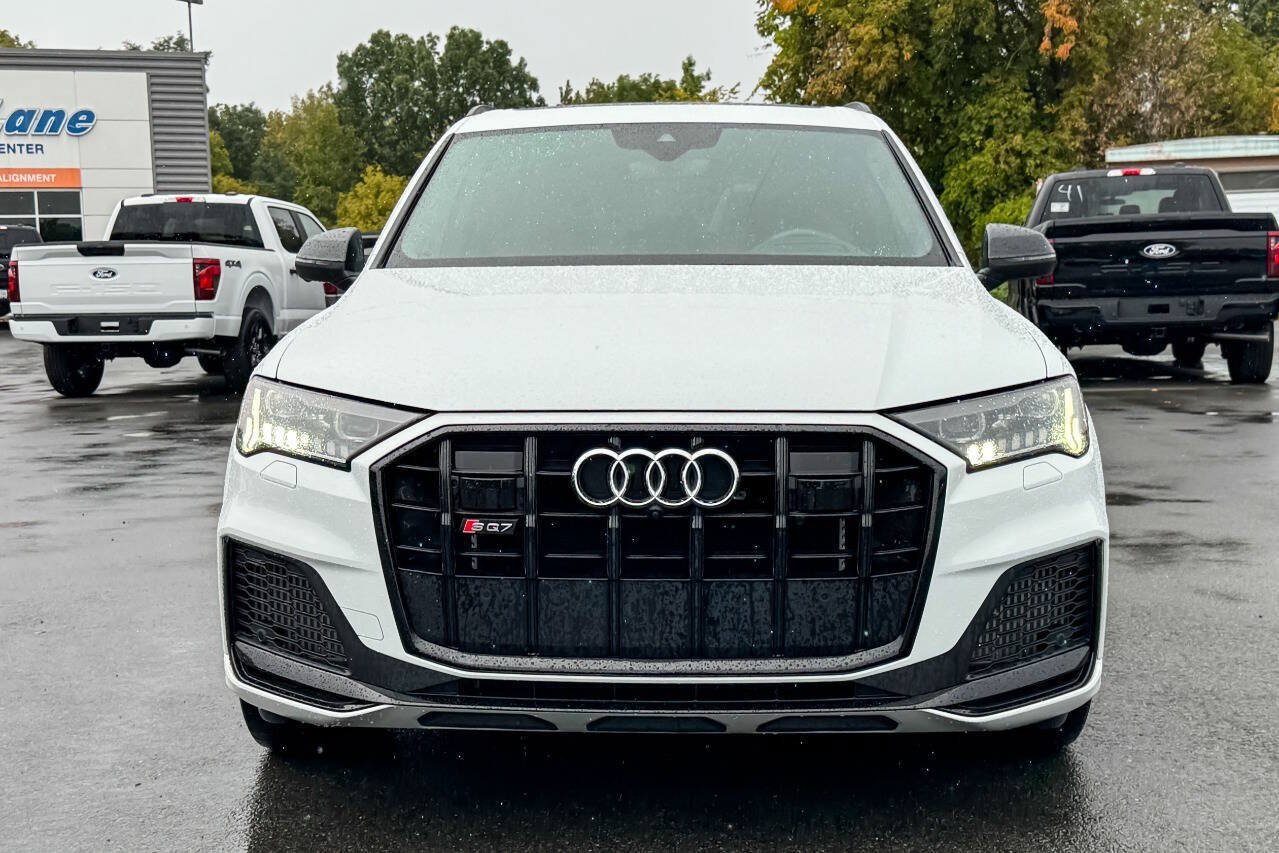 Used 2021 Audi SQ7 Prestige AWD/4WD image 8