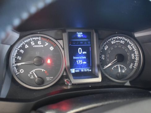 Used 2019 Toyota Tacoma TRD Sport w/ Technology Package image 48