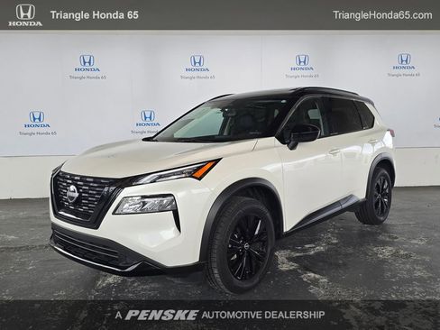 Used 2023 Nissan Rogue SV FWD image 1
