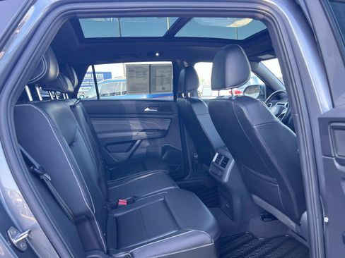 Certified 2021 Volkswagen Atlas Cross Sport SE w/ Panoramic Sunroof Package FWD image 32