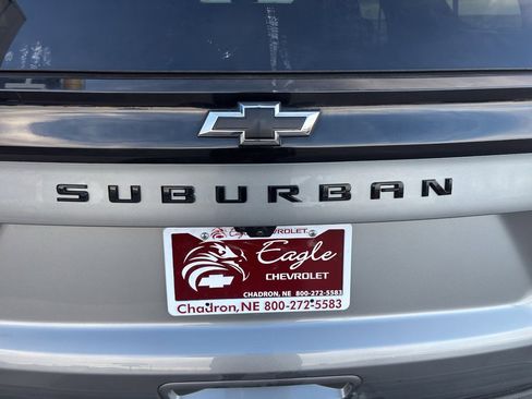 Used 2025 Chevrolet Suburban Z71 image 35