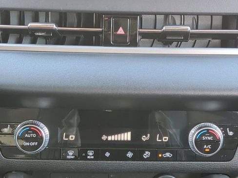 Used 2024 Mitsubishi Outlander SE image 4