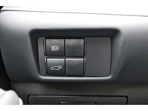 Used 2023 Toyota Highlander XLE image 20