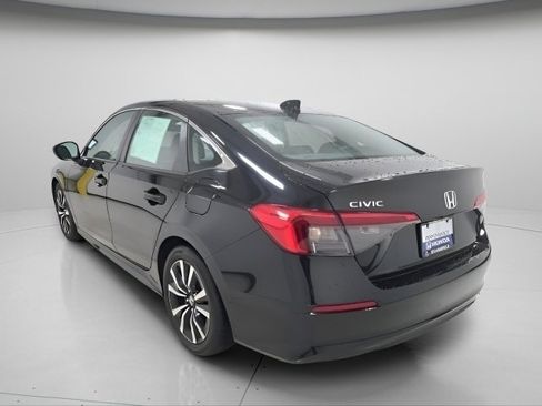 Used 2023 Honda Civic EX image 5