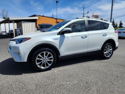 Used 2017 Toyota RAV4 Limited w/ All Weather Liner Package AWD/4WD image 11