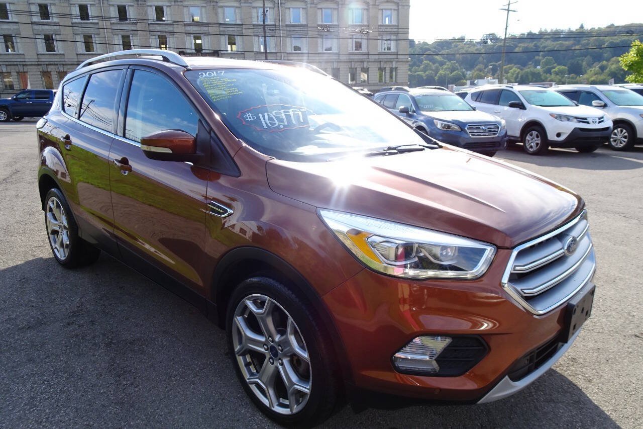 Used 2017 Ford Escape Titanium w/ Equipment Group 301A AWD/4WD image 4