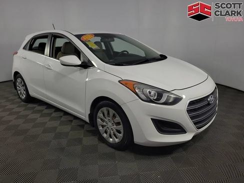 Used 2016 Hyundai Elantra GT FWD image 1