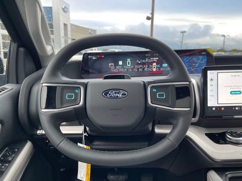 New 2025 Ford Expedition Active image 14