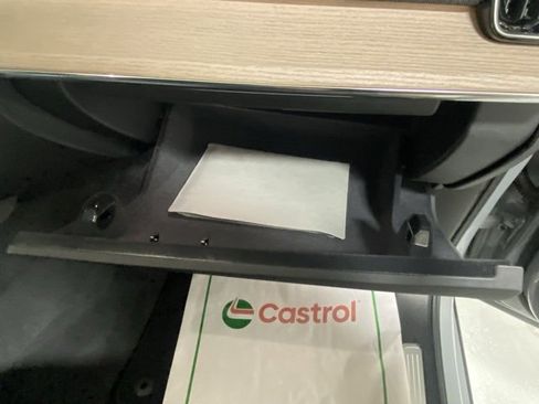 Certified 2025 Volvo XC90 B6 Plus image 29