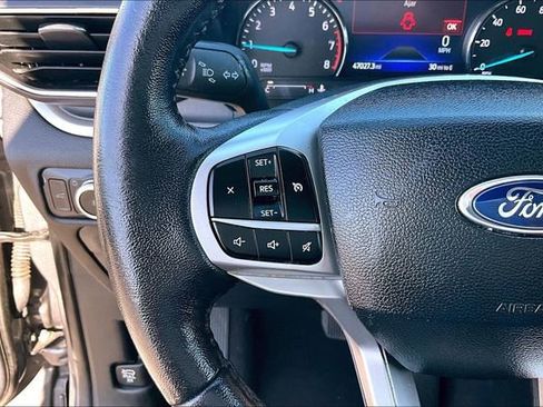 Used 2022 Ford Explorer XLT w/ Equipment Group 202A AWD/4WD image 15