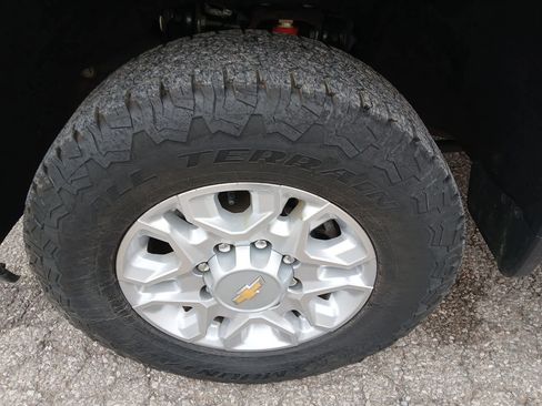 Used 2024 Chevrolet Silverado 2500 LT image 14