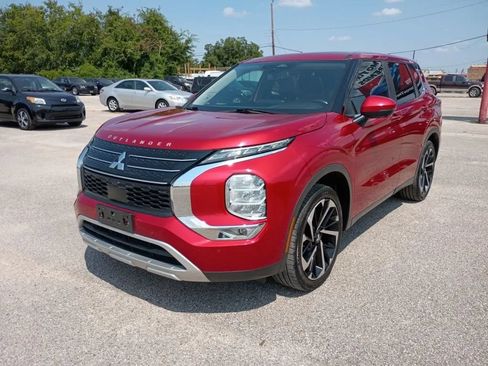 Used 2022 Mitsubishi Outlander SE FWD image 1