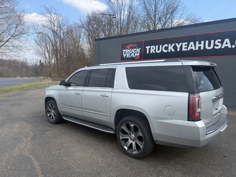 Used 2017 GMC Yukon XL Denali w/ Open Road Package image 3