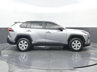 Used 2023 Toyota RAV4 LE FWD video 2