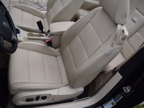 Used 2016 Volkswagen Eos Komfort image 44