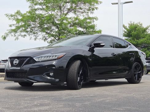 Used 2023 Nissan Maxima SR w/ Sport Mat Group FWD image 13