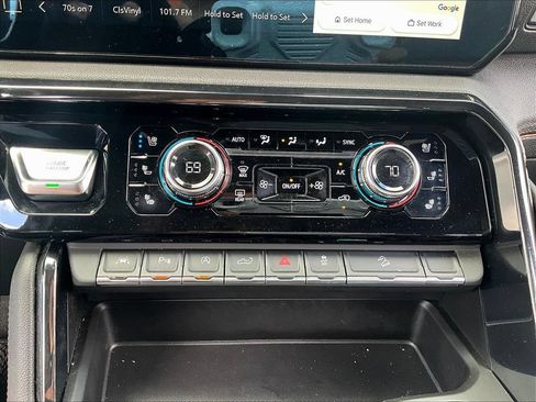 Used 2023 GMC Sierra 1500 AT4 w/ Technology Package AWD/4WD image 18