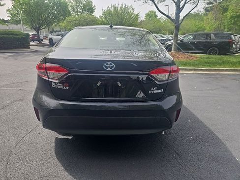 Used 2024 Toyota Corolla LE w/ LE Convenience Package image 7