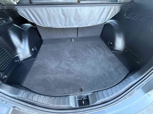 Used 2018 Toyota RAV4 SE w/ All Weather Liner Package FWD image 87