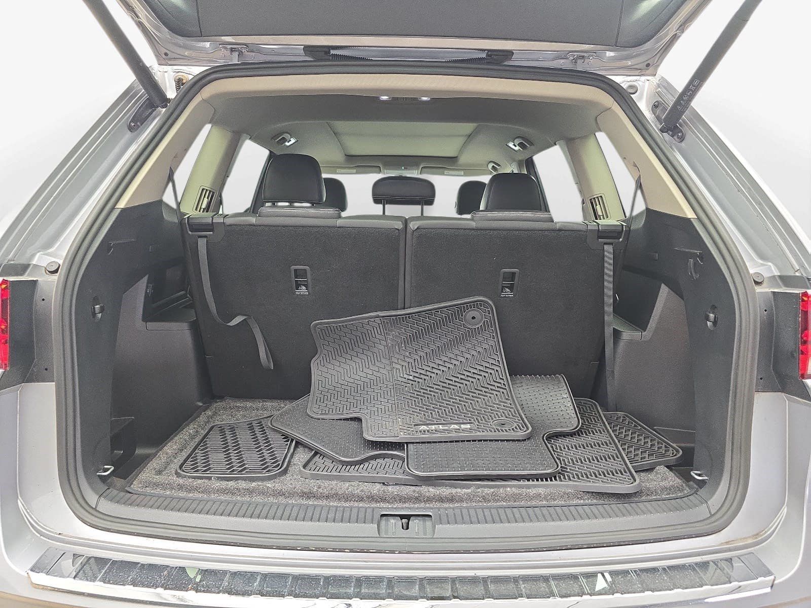 Used 2023 Volkswagen Atlas SE w/ Panoramic Sunroof Package FWD image 27