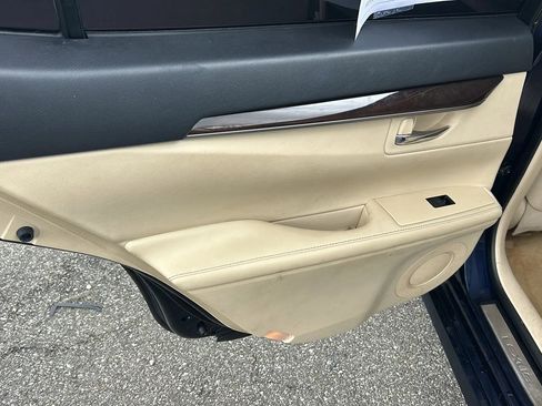 Used 2014 Lexus ES 350 w/ Premium Package FWD image 12