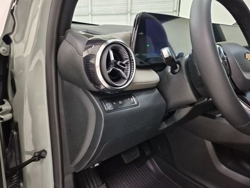 New 2026 Chevrolet Equinox LT w/ Convenience Package II image 18