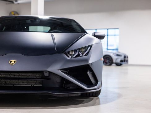 Used 2022 Lamborghini Huracan EVO RWD image 21