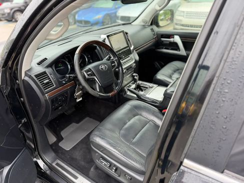 Used 2016 Toyota Land Cruiser AWD/4WD image 11
