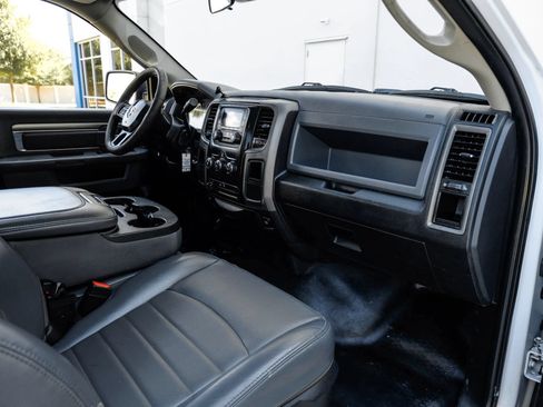 Used 2017 RAM 2500 Tradesman w/ Power & Remote Entry Group RWD image 15