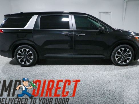 Used 2024 Kia Carnival EX FWD image 6