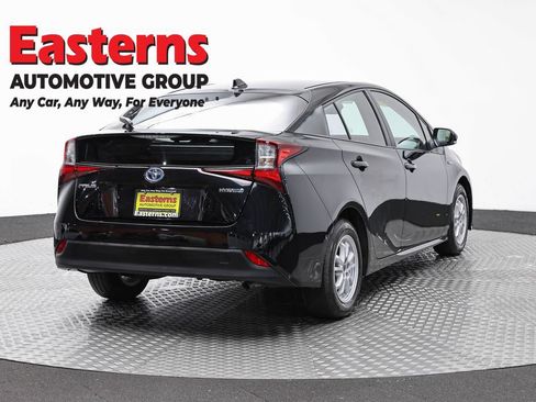 Used 2022 Toyota Prius LE FWD image 5